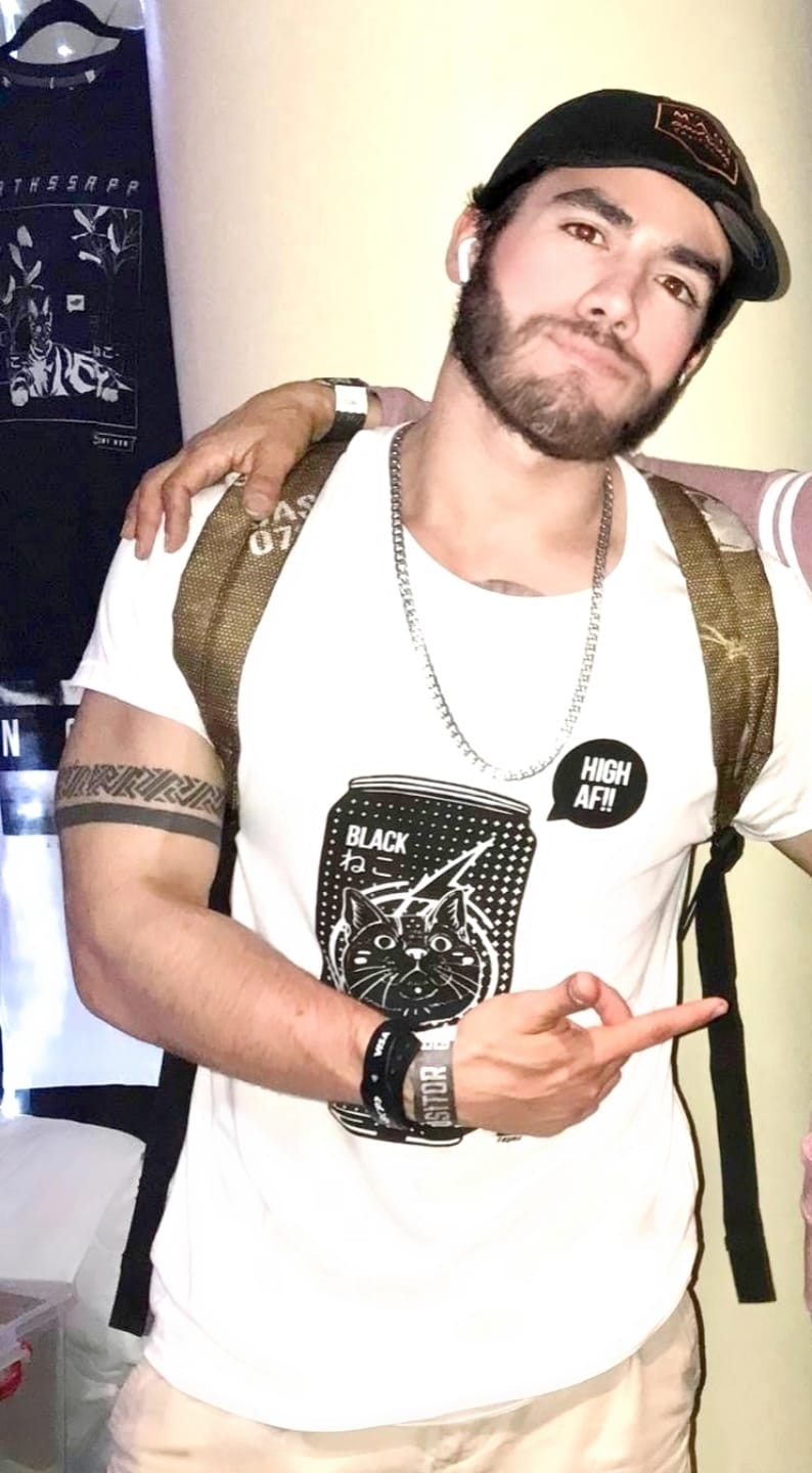 Polo Blanco – Lata con Gato