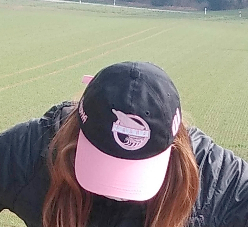 GORRA Gorro Negro con Rosado «Fauna – Delfín»